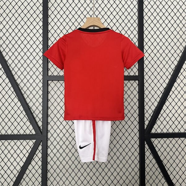 Manchester United 09 10  home retro kids kit - Image 2