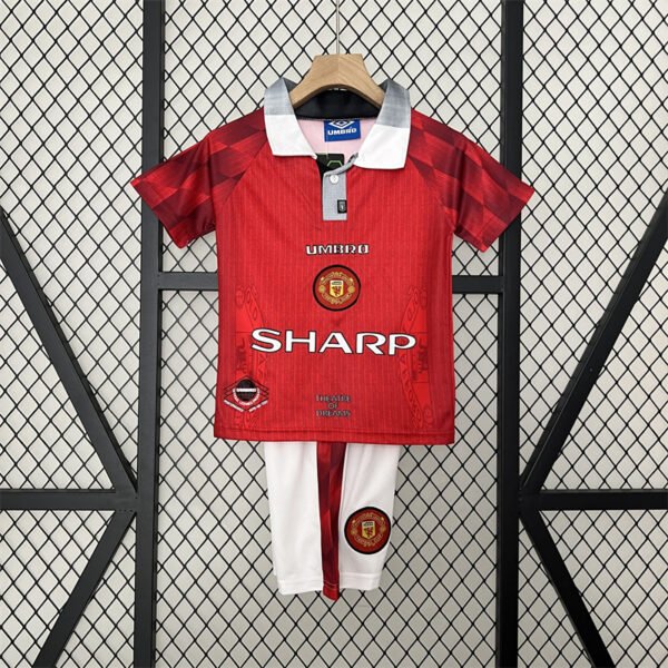 Manchester United 96 97 home retro kids kit
