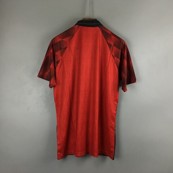 Manchester United 1996 retro shirt - Image 2