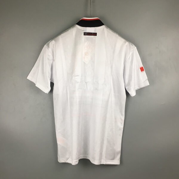 Manchester United 1996-97 white retro jersey - Image 2