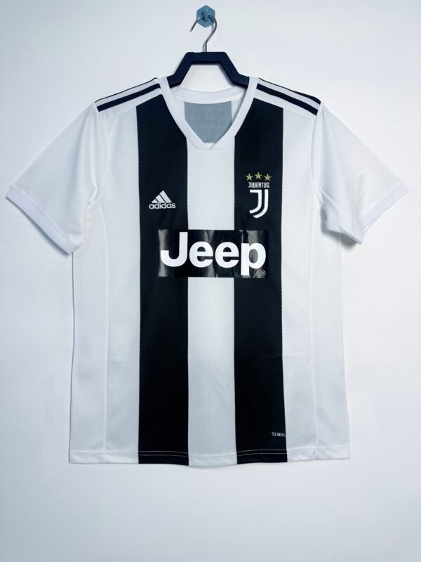 Juventus 18/19 home jersey